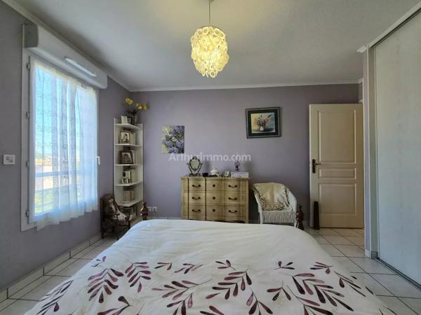 Vente                                                      Appartement
                        
                     3 pièces                      72 m2                     à Fréjus