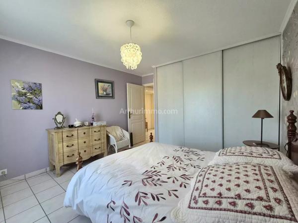 Vente                                                      Appartement
                        
                     3 pièces                      72 m2                     à Fréjus
