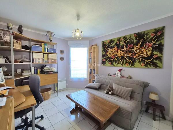 Vente                                                      Appartement
                        
                     3 pièces                      72 m2                     à Fréjus