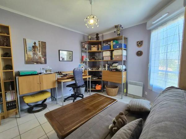 Vente                                                      Appartement
                        
                     3 pièces                      72 m2                     à Fréjus