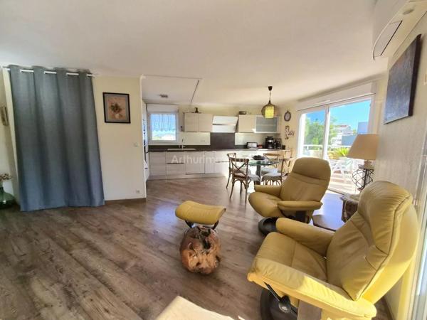 Vente                                                      Appartement
                        
                     3 pièces                      72 m2                     à Fréjus