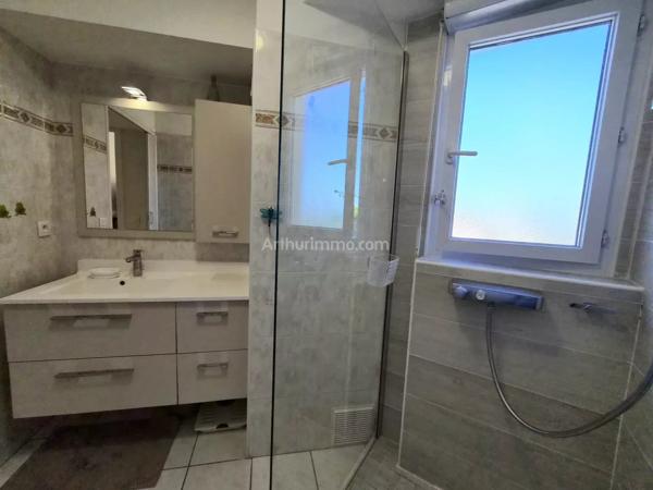 Vente                                                      Appartement
                        
                     3 pièces                      72 m2                     à Fréjus