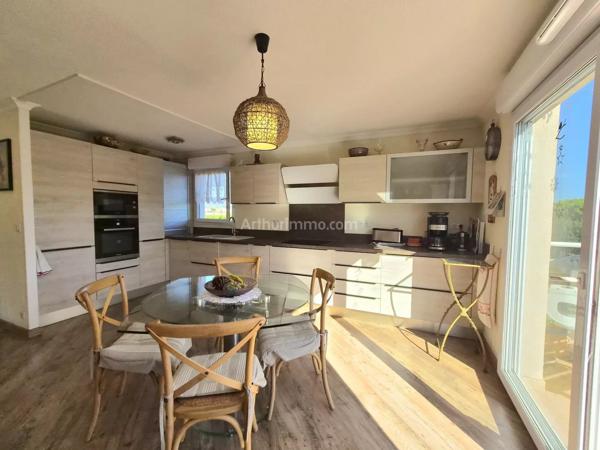 Vente                                                      Appartement
                        
                     3 pièces                      72 m2                     à Fréjus