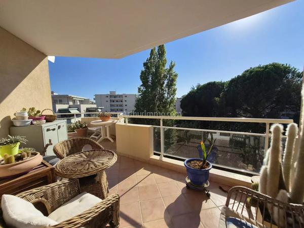 Vente                                                      Appartement
                        
                     3 pièces                      72 m2                     à Fréjus