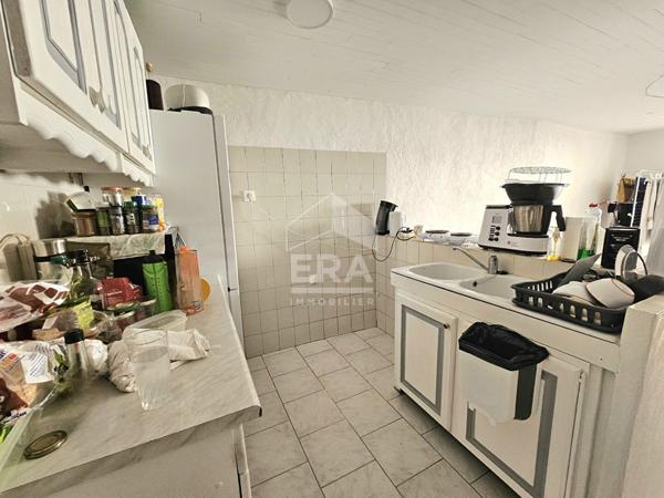 A VENDRE - Pelissanne - Immeuble R+2 - 2 appartements T2 avec garage et cave