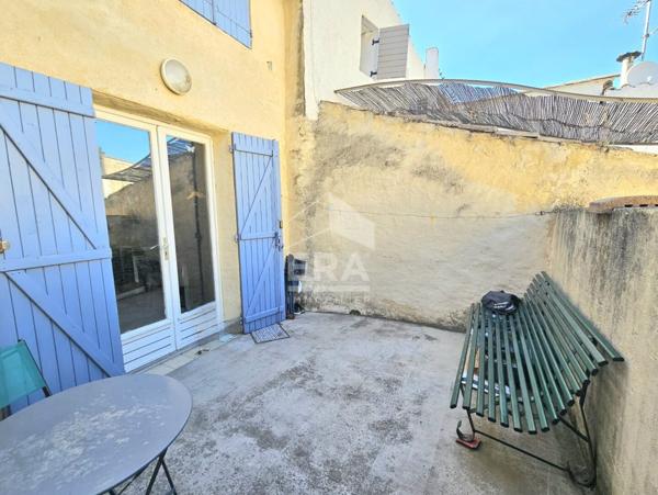 A VENDRE - Pelissanne - Immeuble R+2 - 2 appartements T2 avec garage et cave