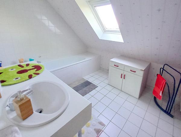 MAISON INDIVIDUELLE – 158 m² – 4/5 CHAMBRES - GRAND JARDIN