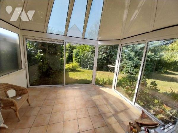 VITRE. Sud, proche école Jean XXIII, maison familiale de type 5 de 114 m2 Hab. et composée d'un...