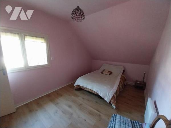 VITRE. Sud, proche école Jean XXIII, maison familiale de type 5 de 114 m2 Hab. et composée d'un...