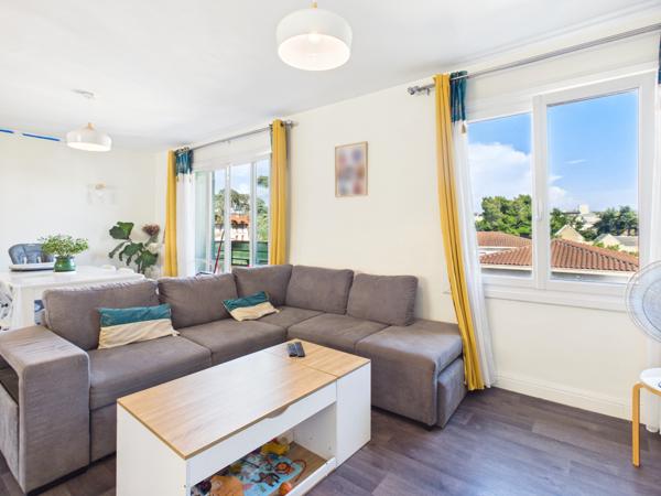 Appartement
         3 pièces
        - 73 m² Exclusivité 138 000 € *