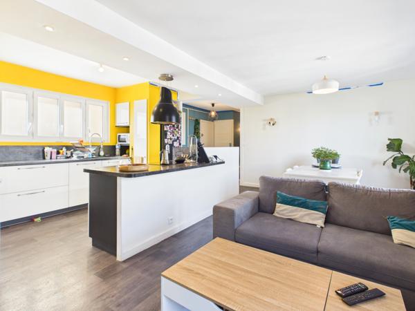 Appartement
         3 pièces
        - 73 m² Exclusivité 138 000 € *
