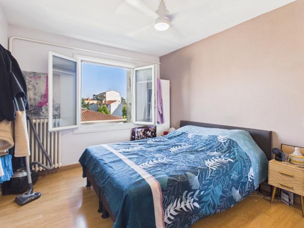 Appartement
         3 pièces
        - 73 m² Exclusivité 138 000 € *
