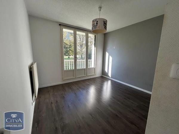 Appartement à louer 5 pièces 94.02m²