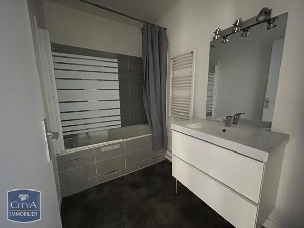 Appartement à louer 5 pièces 94.02m²