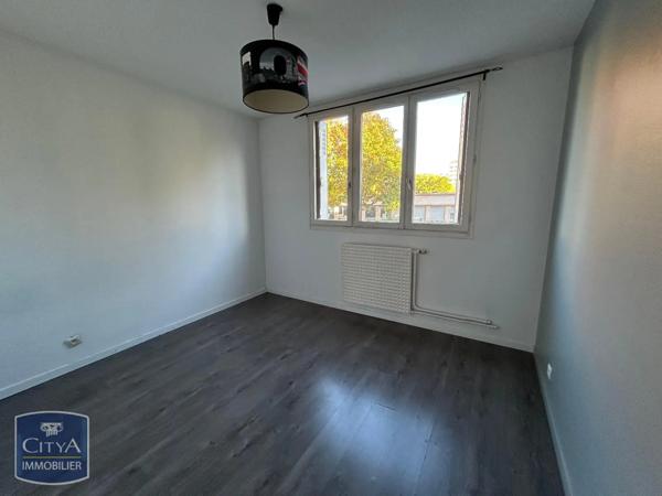 Appartement à louer 5 pièces 94.02m²