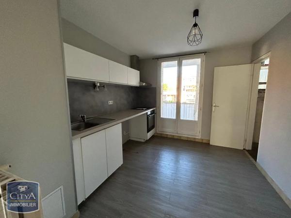 Appartement à louer 5 pièces 94.02m²