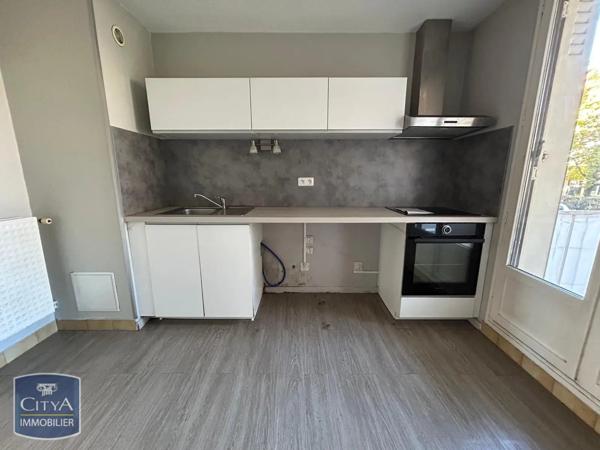 Appartement à louer 5 pièces 94.02m²