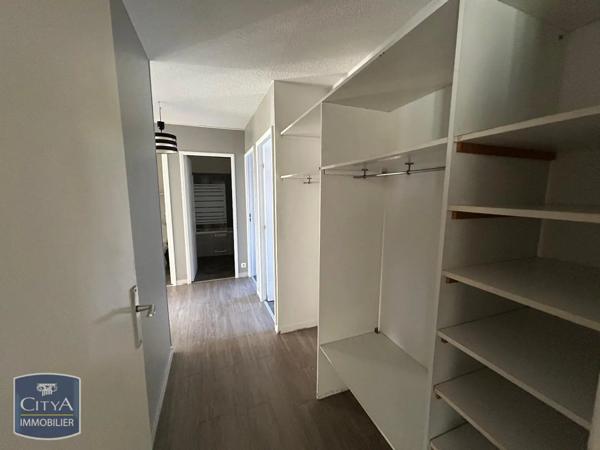 Appartement à louer 5 pièces 94.02m²