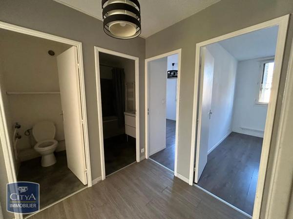 Appartement à louer 5 pièces 94.02m²