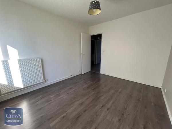 Appartement à louer 5 pièces 94.02m²