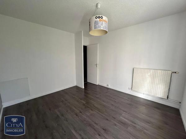 Appartement à louer 5 pièces 94.02m²