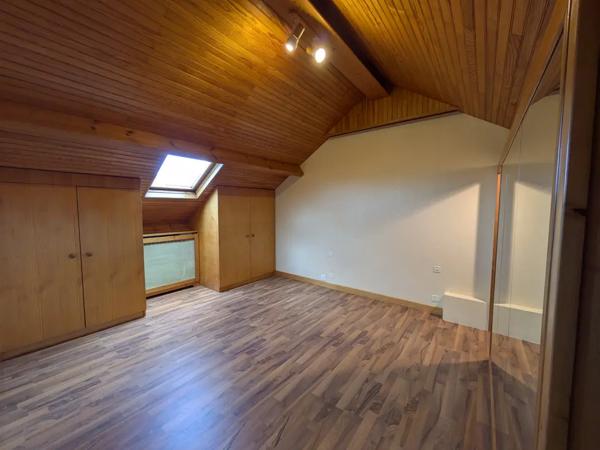 Maison 3 chambres et un bureau, dans un joli cadre