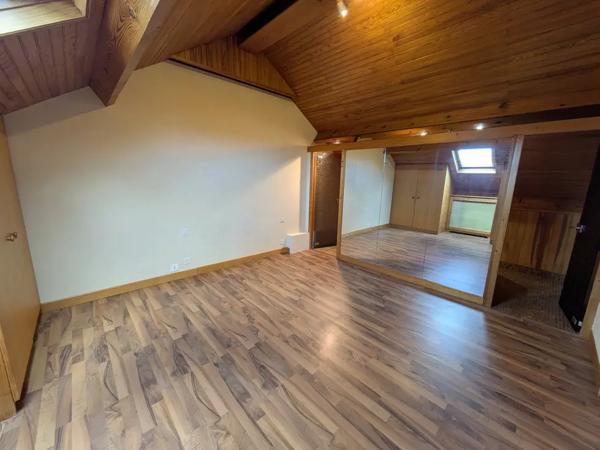 Maison 3 chambres et un bureau, dans un joli cadre
