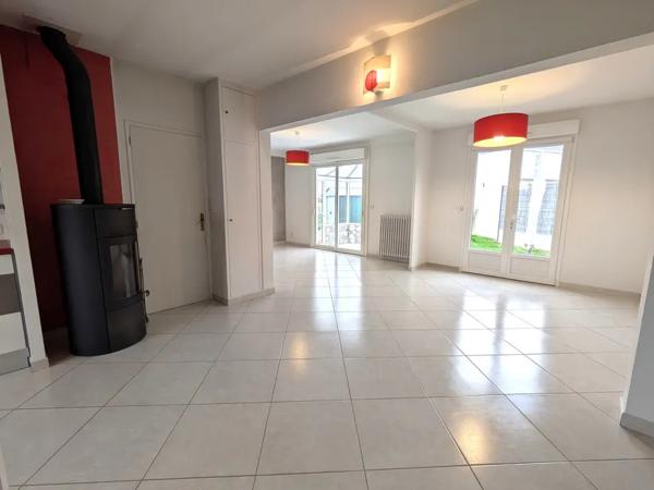 Maison 3 chambres et un bureau, dans un joli cadre