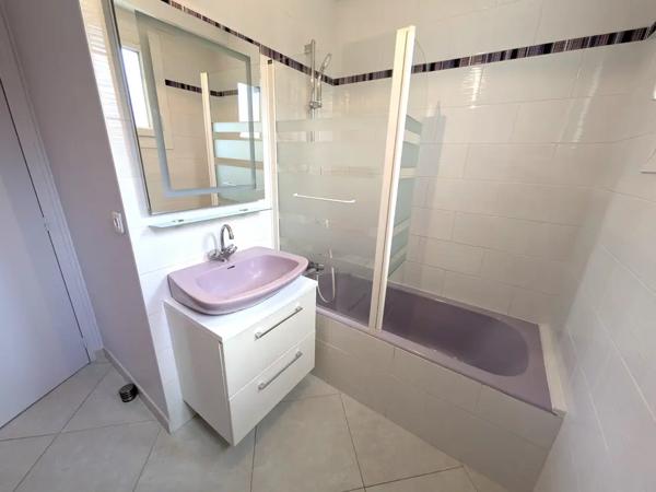 Maison 3 chambres et un bureau, dans un joli cadre