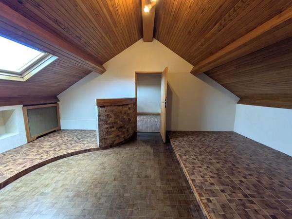 Maison 3 chambres et un bureau, dans un joli cadre