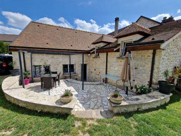 Maison Breuil Bois Robert de 3 chambres et un bureau sur 385m² de terrain