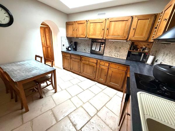 Maison Breuil Bois Robert de 3 chambres et un bureau sur 385m² de terrain