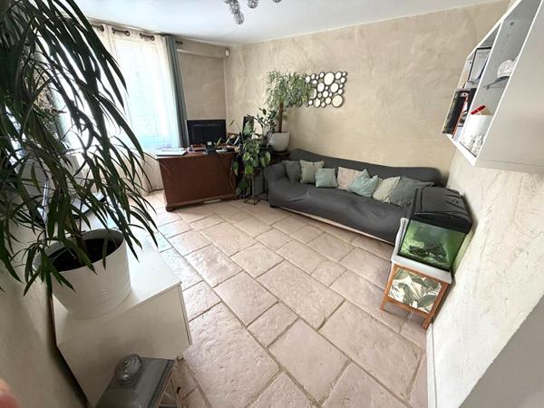 Maison Breuil Bois Robert de 3 chambres et un bureau sur 385m² de terrain