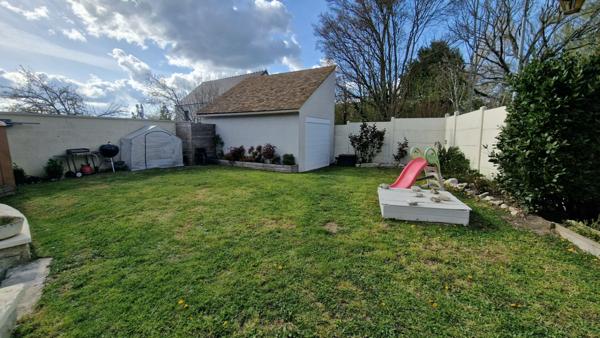 Maison Breuil Bois Robert de 3 chambres et un bureau sur 385m² de terrain