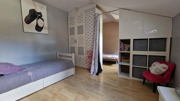 Maison Breuil Bois Robert de 3 chambres et un bureau sur 385m² de terrain