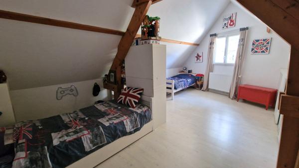 Maison Breuil Bois Robert de 3 chambres et un bureau sur 385m² de terrain