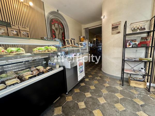 Fonds De Commerce
        
        - 116 m² 104 500 € *