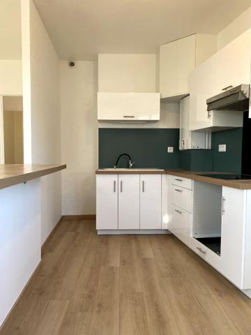 Appartement T2 de 47.73m2 rénové idéalement situé place Luton