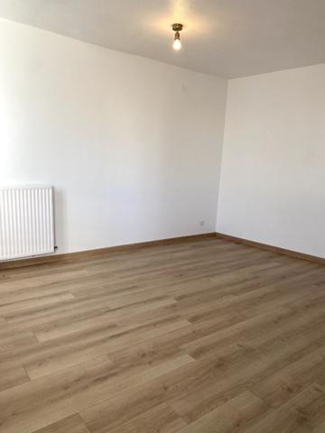 Appartement T2 de 47.73m2 rénové idéalement situé place Luton