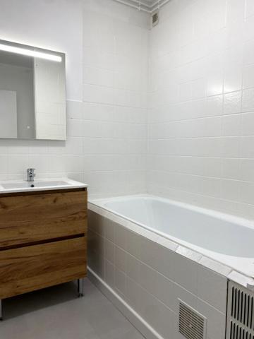 Appartement T2 de 47.73m2 rénové idéalement situé place Luton