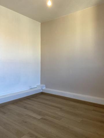 Appartement T2 de 47.73m2 rénové idéalement situé place Luton