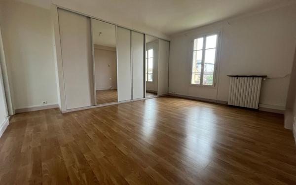 Maison à vendre    5 pièces • 157 m2 Saint-Maur-des-Fossés