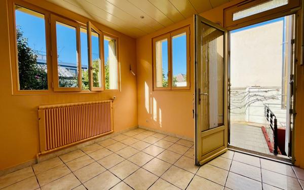 Maison à vendre    5 pièces • 157 m2 Saint-Maur-des-Fossés