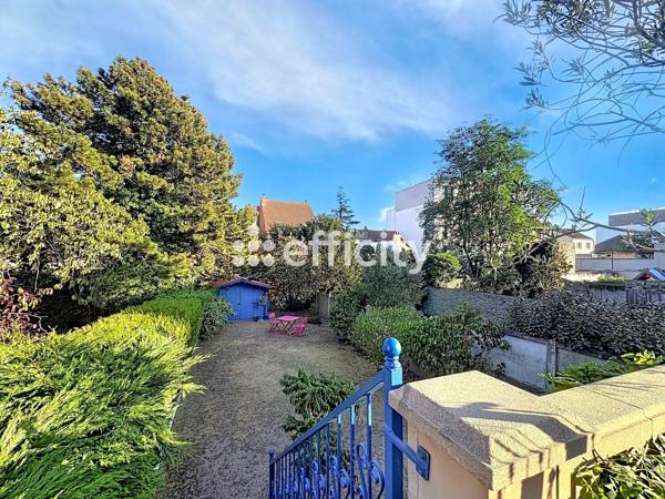 Maison
         6 pièces
        - 150 m² Bien prestige 410 000 € *