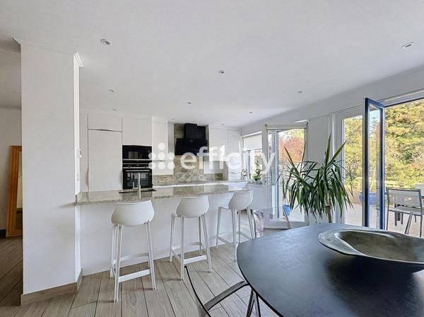 Maison
         6 pièces
        - 150 m² Bien prestige 410 000 € *