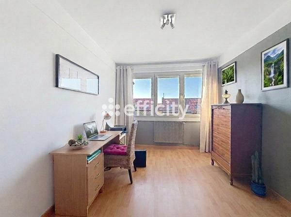 Maison
         6 pièces
        - 150 m² Bien prestige 410 000 € *