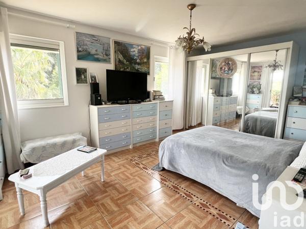 Maison à vendre 6 pièces 197 m² Châteauneuf-Grasse