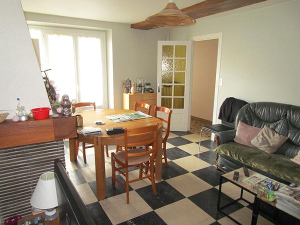 Maison proche de Saint Aignan Sur Cher 5 pièce(s) 110 m2 avec entrepöt de 450m².