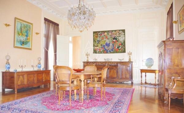 Château du XIXe siècle avec un parc de 75 ha, située à proximité immédiate de Poitiers.