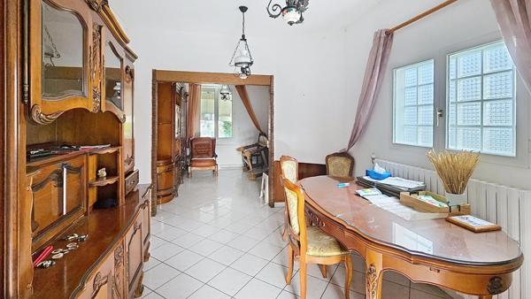 Maison et dépendance